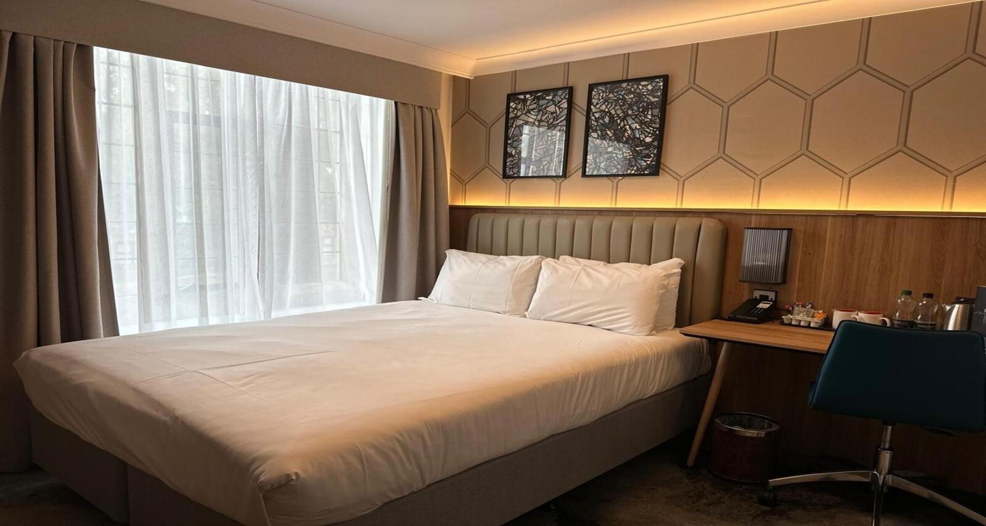 London Regent Hotel, Bw Signature Collection